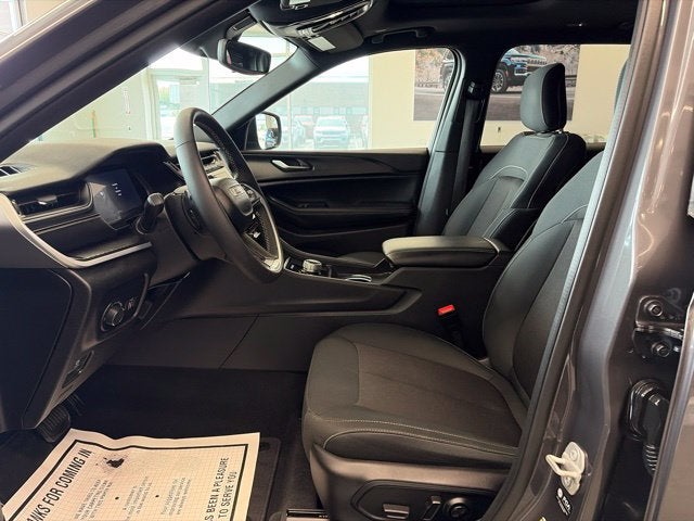 2024 Jeep Grand Cherokee L Laredo X 4x4