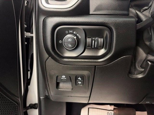 2019 RAM 1500 Big Horn/Lone Star Crew Cab 4x4 5'7' Box