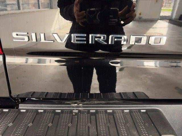 2022 Chevrolet Silverado 1500 4WD Double Cab Standard Bed LT with 2FT