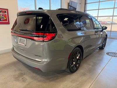 2025 Chrysler Pacifica Limited