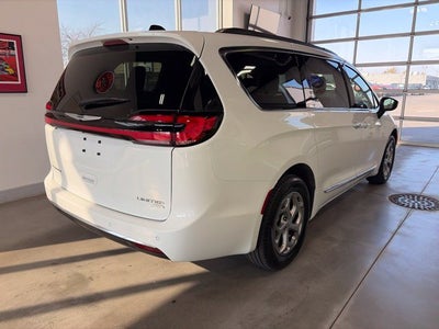 2023 Chrysler Pacifica Limited AWD