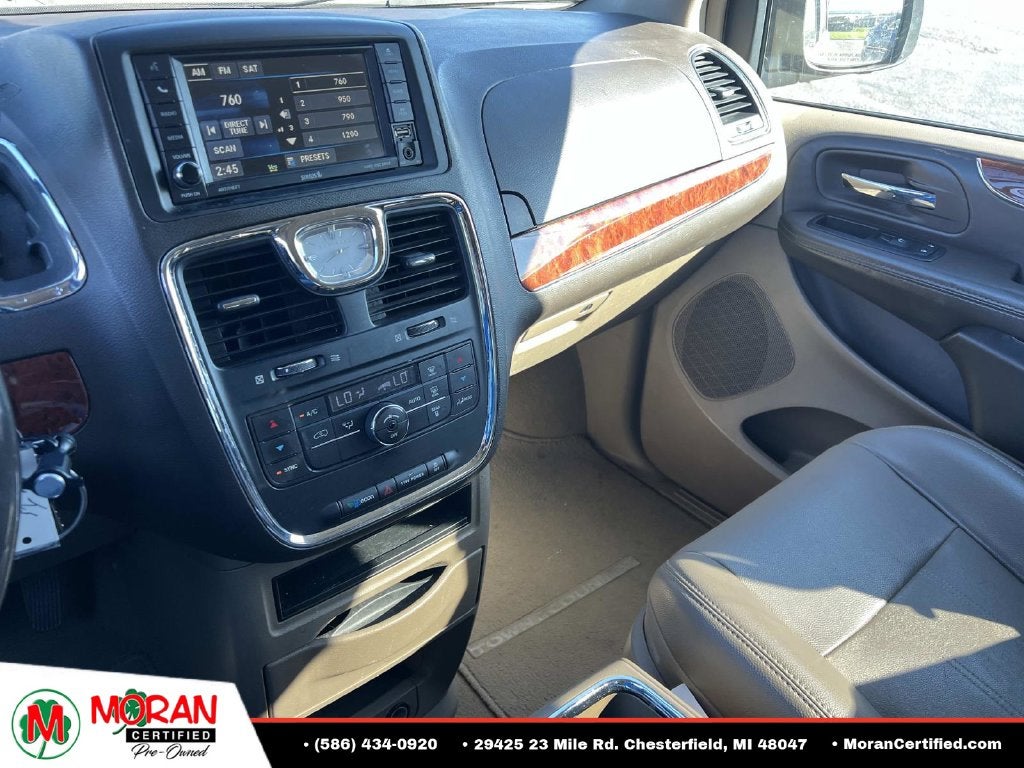 2015 Chrysler Town & Country Touring
