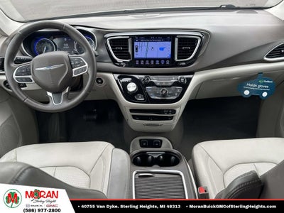 2017 Chrysler Pacifica Touring-L Plus